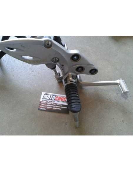 Platine repose-pied arrière droit SUZUKI HAYABUSA 1300 - 2009