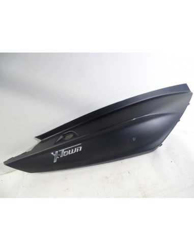 Flanc de selle droit KYMCO X-TOWN 125 - 2017 - 83500-ABD2-C000