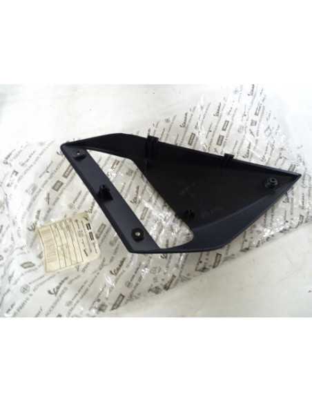 Cache divers PIAGGIO NEXUS 125 - 2007-2009 - PIAGGIO 624377000G - État neuf