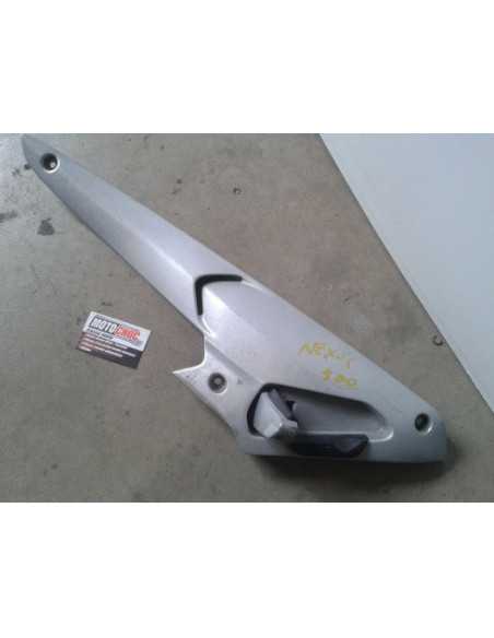 Platine repose-pied arrière gauche GILERA NEXUS 500