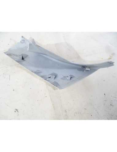 Flanc de selle droit SYM GTS 125 - 2012-2016 - 64304-L3A-000 - Occasion