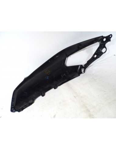 Flanc de selle gauche YAMAHA N-MAX 125 - 2016 - 2DP-F1711-00-P5 - Occasion