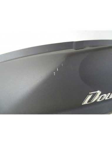 Flanc de selle gauche KYMCO DOWNTOWN 125 - 83600-ACL5-E000