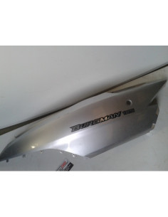 Flanc de selle gauche SUZUKI BURGMAN 125 - 2002-2006 - 47211-49F00