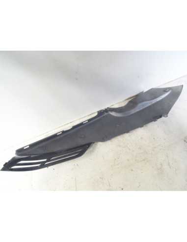 Flanc de selle droit MBK FLAME R 125 - 2000 - État neuf