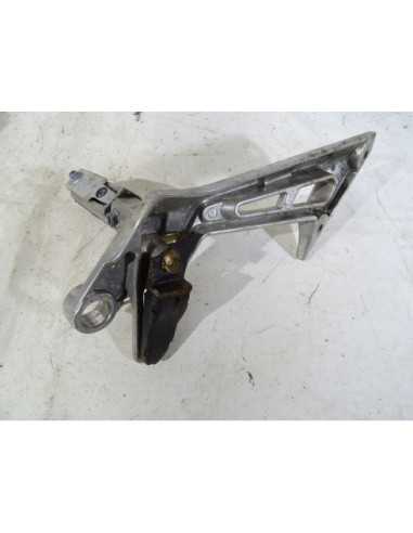 Platine repose-pied arrière droit YAMAHA FAZER 1000 - 2001 - 5LV-5 - Occasion
