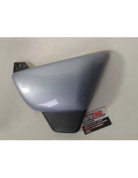 Flanc de selle droit YAMAHA GZ 125 - 1998 - 47111-12F.R