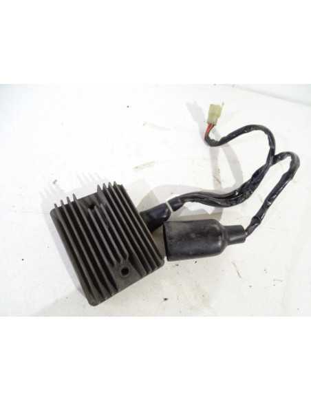 Régulateur HONDA HORNET 900 - 2004 - SH689A-13