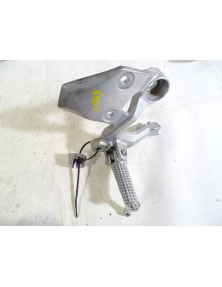 Platine repose-pied avant droit YAMAHA MT09 900 - 2014-2017 - 1RC3