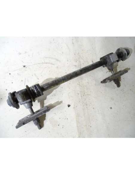 Axe de roue arrière HONDA HORNET 600 PC34A - 1998-2002