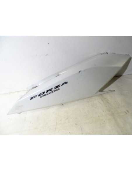 Flanc de selle droit HONDA FORZA 125 - 2015-2017 - 83500-K40-F000