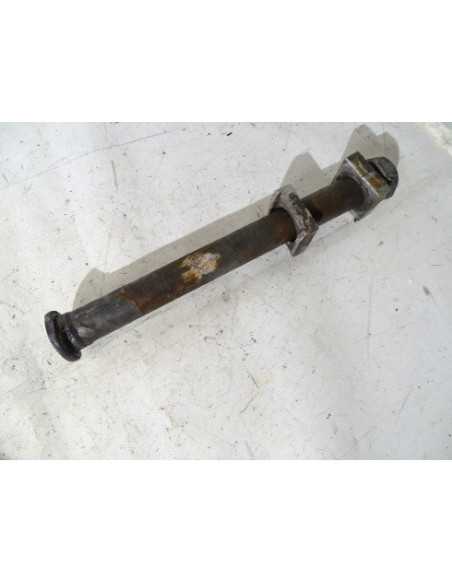 Axe de roue arrière HONDA CRF 450 - 2006