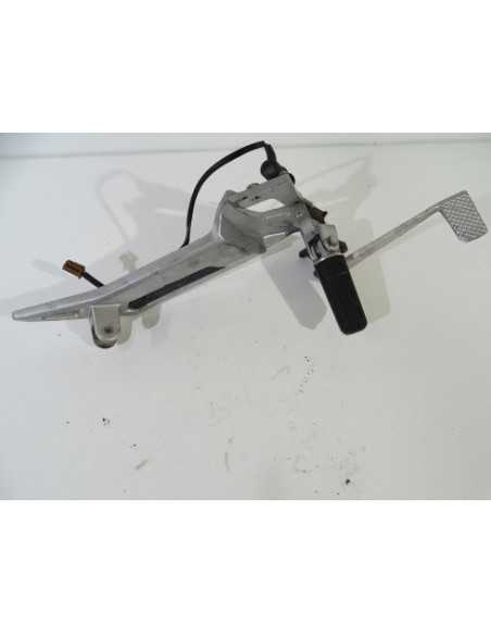 Platine repose-pied droit YAMAHA FJR 1300 - 2008 - 3P6