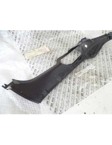 Bas de caisse gauche PIAGGIO X8 125 - PIAGGIO 62024500ES - État neuf