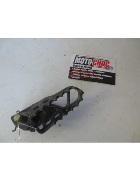 Repose-pied droit YAMAHA DTR 125 4BL