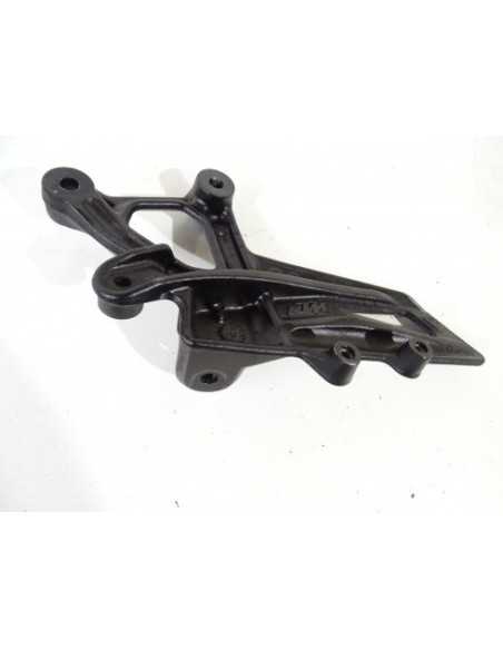 Platine repose-pied avant droit KTM SUPER DUKE 1290 - 2016-2017 - KTM 61303039100 - Occasion