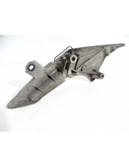 Platine repose-pied arrière gauche HONDA SILVER WING 600 - 2003-2007 - Occasion