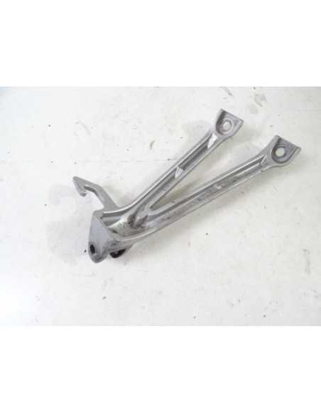 Platine repose-pied avant gauche SUZUKI GSXR 750 - 2005-2007 - 01H-L 298996 - Occasion - état moyen