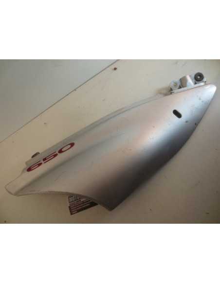 Flanc de selle droit SUZUKI FREEWIND 650 - 1997 - 47111-04F0