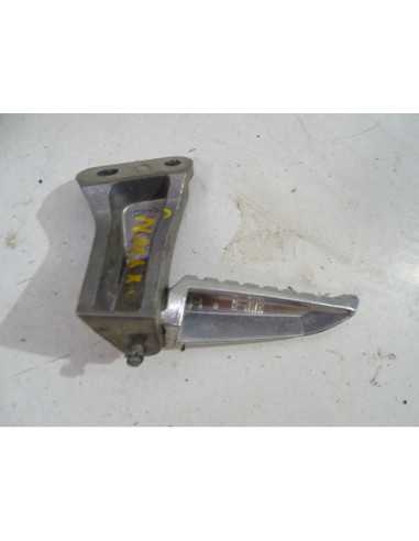 Platine repose-pied avant droit YAMAHA N-MAX 125 - 2015-2017 - 2DP-R - Occasion