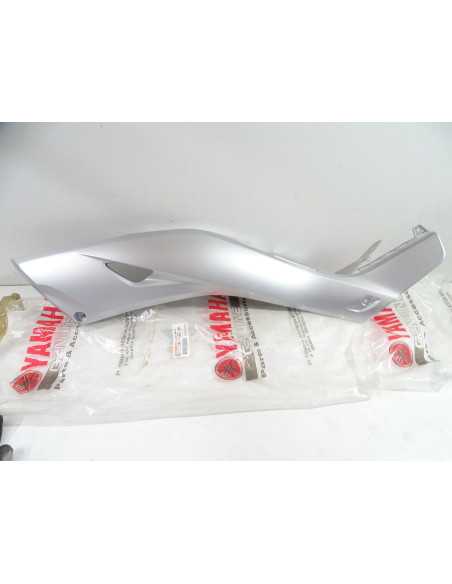 Cache latéral droit YAMAHA X-MAX 125 - 2018/2020 - B74-F1721-00-P1 État Neuf