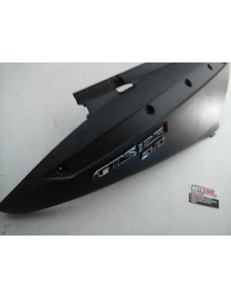 Flanc de selle droit SYM GTS EVO 125 - 2009 - 83500-HMA-001