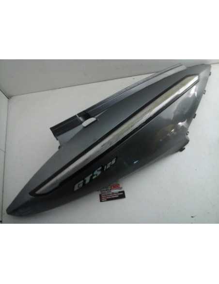 Flanc de selle droit SYM GTS 125 - 2005 - 61100-HMA-0000