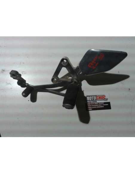 Platine repose-pied avant gauche HONDA CBR 600 PC25