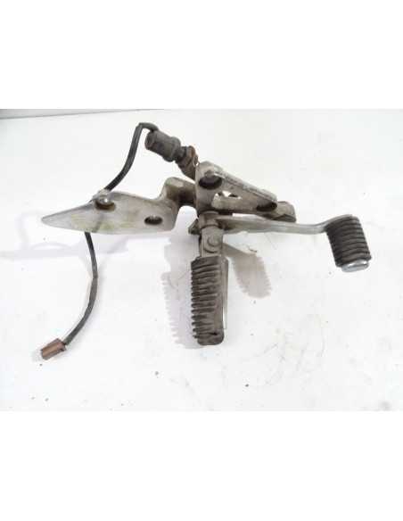 Platine repose-pied avant droit YAMAHA FAZER 560 - 1998/2001 - 4YR Occasion