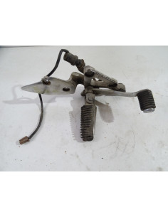 Platine repose-pied avant droit YAMAHA FAZER 560 - 1998/2001 - 4YR Occasion 2