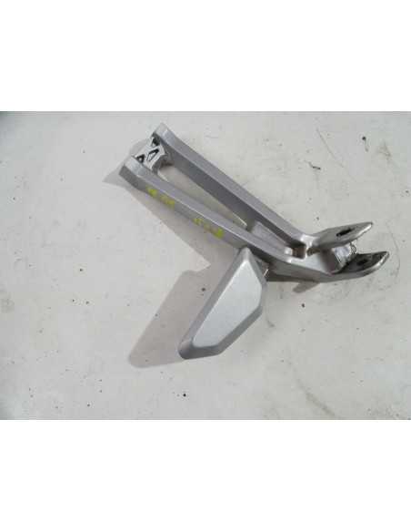 Platine repose-pied arrière droit YAMAHA YZF 125 - 2021 - 5D7-F742L