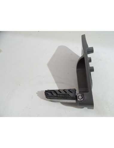Platine repose-pied arrière gauche GILERA GP 800 - 2008 - 65419350ET