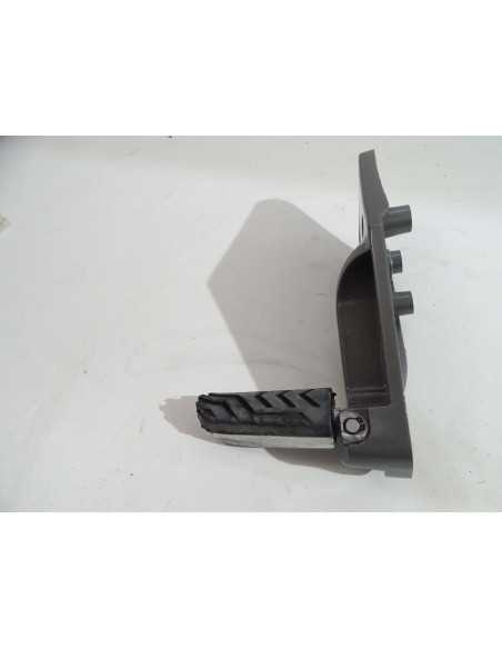 Platine repose-pied arrière gauche GILERA GP 800 - 2008 - 65419350ET