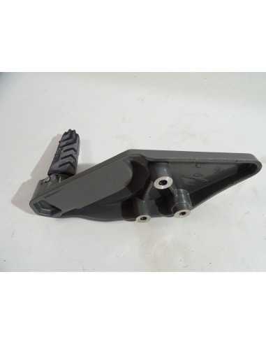 Platine repose-pied arrière gauche GILERA GP 800 - 2008 - 65419350ET