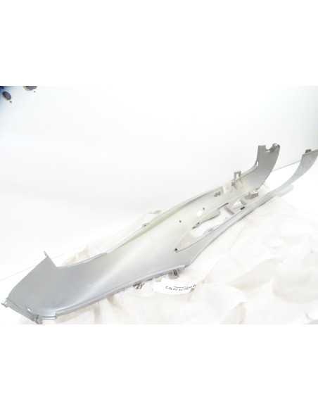 Flanc de selle droit PIAGGIO BEVERLY 125 - 2002 - CM02460200A7