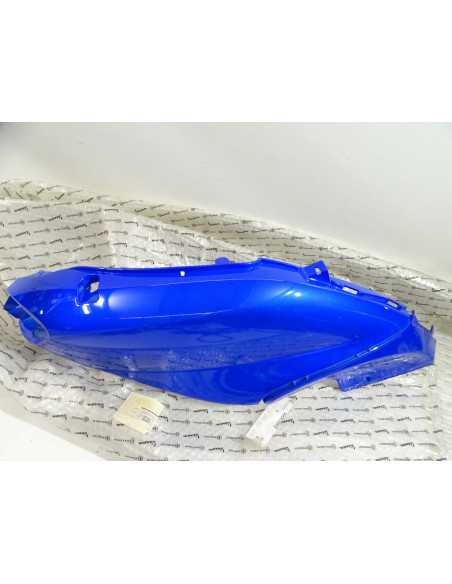 Flanc de selle droit PIAGGIO FLY 125 - 2007/2008 - 62198700A3 État Neuf