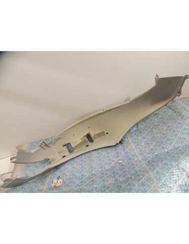 Flanc de selle gauche PIAGGIO BEVERLY 125 - 2002 - CM02460100A7