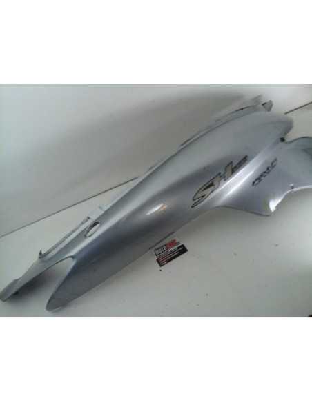 Flanc de selle droit HONDA SH 125 - 2005 - 83500-KTFA-6400