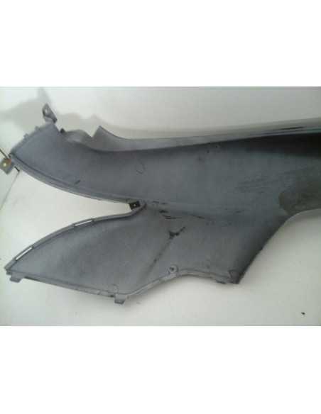 Flanc de selle droit HONDA SH 125 - 2005 - 83500-KTFA-6400