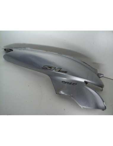 Flanc de selle droit HONDA SH 125 - 2005 - 83500-KTFA-6400