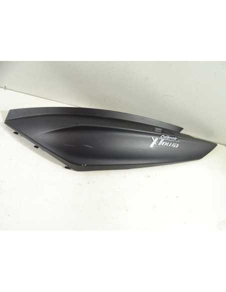 Flanc de selle gauche KYMCO X-TOWN 125 - 2016/2021 - 61100-MJP