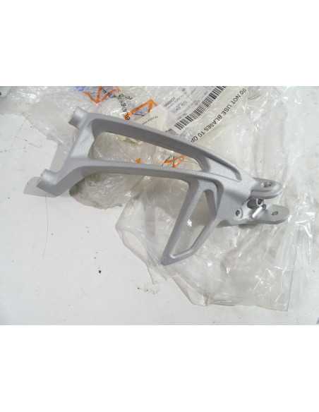 Platine repose-pied arrière droit MV AGUSTA RIVALE 800 - 2014/2017 - 8000B8224 État Neuf