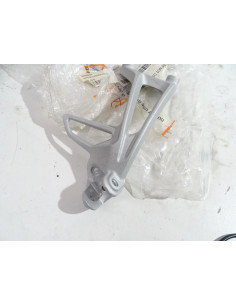 Platine repose-pied arrière droit MV AGUSTA RIVALE 800 - 2014/2017 - 8000B8224 État Neuf 2