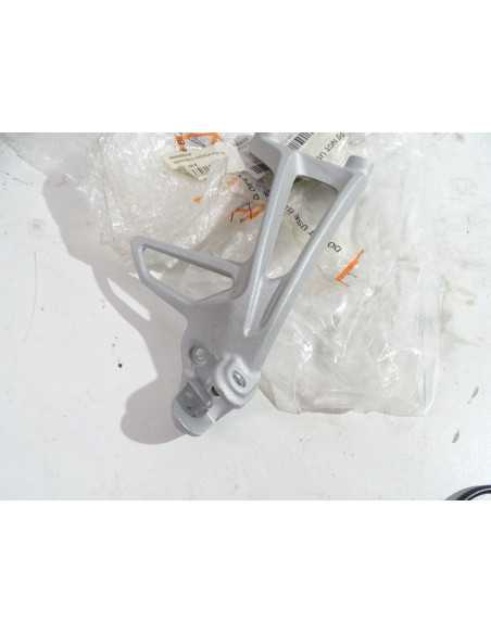 Platine repose-pied arrière droit MV AGUSTA RIVALE 800 - 2014/2017