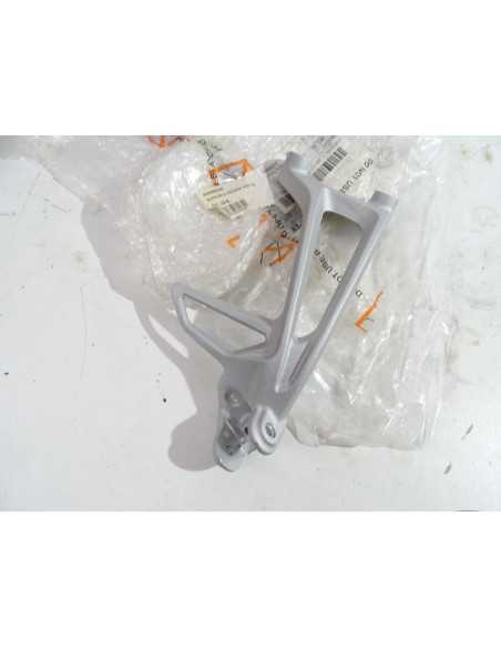 Platine repose-pied arrière droit MV AGUSTA RIVALE 800 - 2014/2017