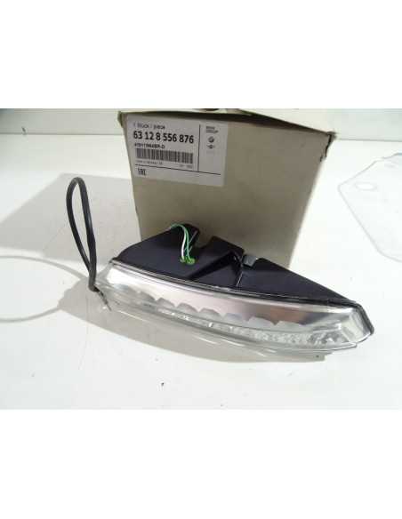 Clignotant avant droit BMW C650 - 2014 - 63128556876 État Neuf Clignotant avant droit BMW C650 - 2014 - 63128556876 État Neuf