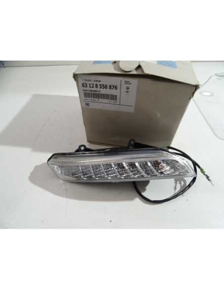 Clignotant avant droit BMW C650 - 2014 - 63128556876 État Neuf Clignotant avant droit BMW C650 - 2014 - 63128556876 État Neuf