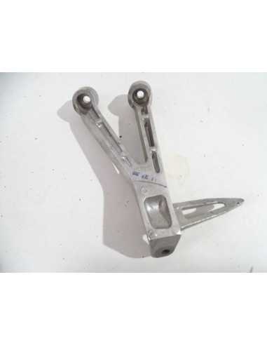 Platine repose-pied arrière droit HONDA CBR R 650 - 2019/2023 -