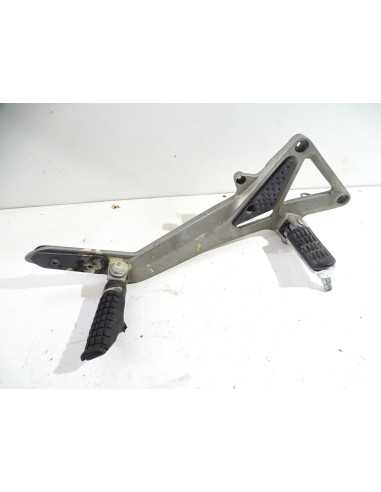 Platine repose-pied droit HONDA HORNET 600 PC36A - 2003-2005 - Occasion