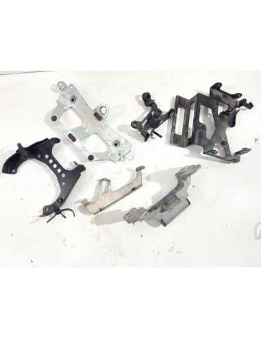 Supports métalliques (kit) YAMAHA FZ8 800 - 2011/2015